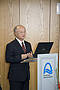 IAEO-Chef Amano besucht Neutronenquelle