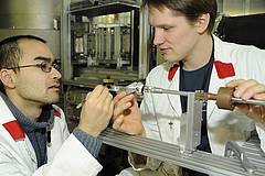 Neue magnetische Ordnung entdeckt: Wirbelfäden in der Elektronensuppe